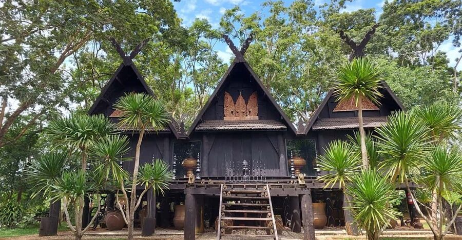 Chiang Rai: Top Temples & Signature Attractions ~Free Buffet - Kayan Village: approach the cultural visit with care