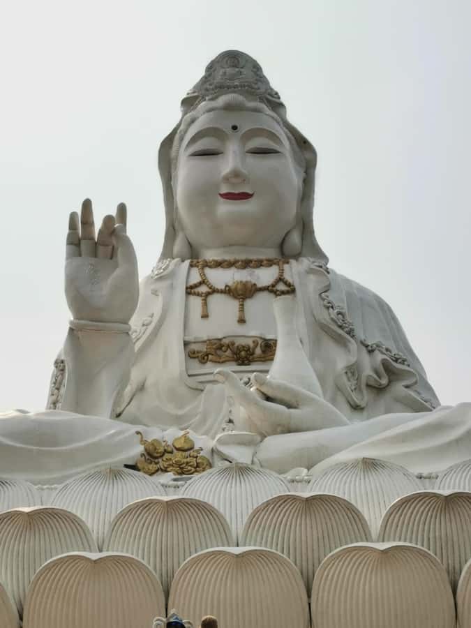 Chiang Rai White, Blue, Red 3 Temples Tour - What the $46 price really covers