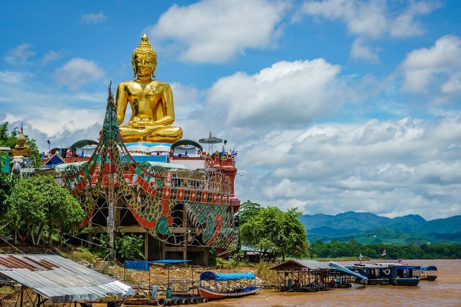 Chiang Rai White Temple and Blue Temple Day Tour - Should you book it?