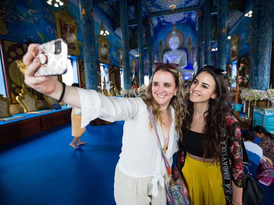 Chiang Rai White Temple and Blue Temple Day Tour - Who should book this Chiang Rai temple tour?