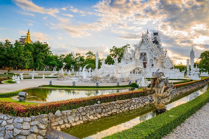Chiang Rai White Temple, Blue Temple and more from Chiang Mai - The timing is efficient, but never leisurely