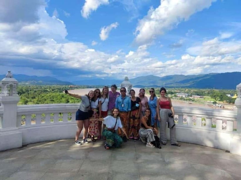 Chiangrai Full day: Popular 7 Locations with Thai buffet - Key points at a glance