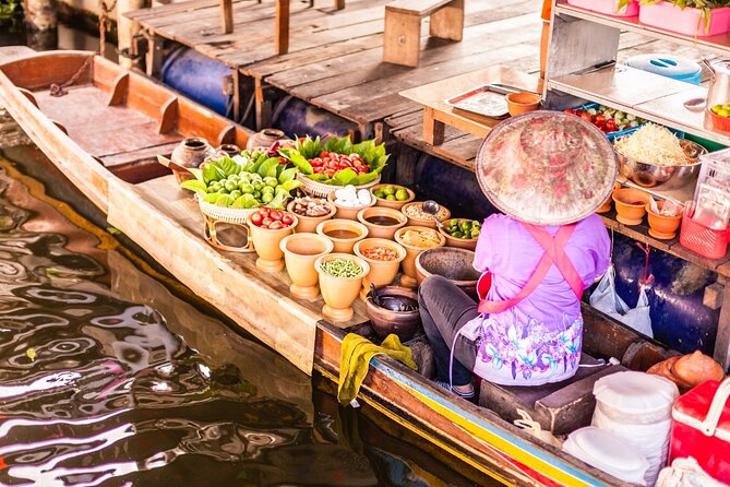 Damnoen Saduak Floating Market and Maeklong Railway Market Tour - Why the guide matters so much