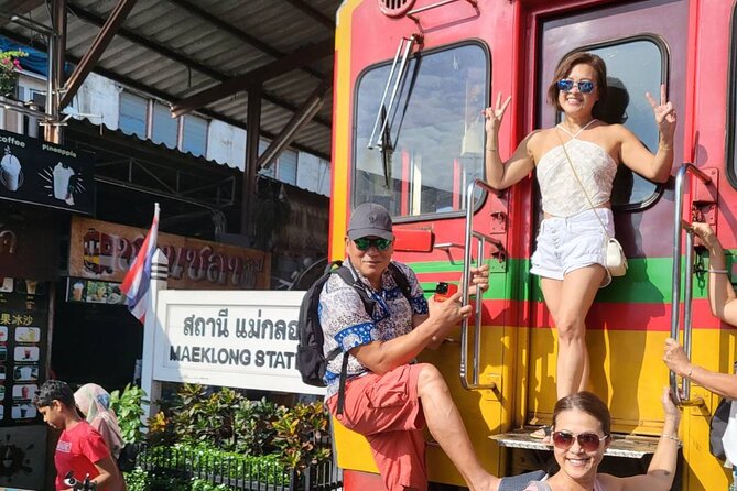 Damnoen Saduak Floating Market and Maeklong Railway Market Tour - Food, shopping, and what to budget