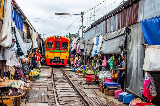 Damnoen Saduak Floating Market and Maeklong Railway Market Tour - My booking verdict