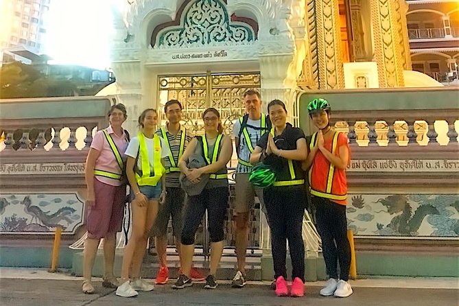 Discover Bangkok at Night 5-Hour Bike Tour with dinner - Pak Khlong flower market and a different side of Bangkok