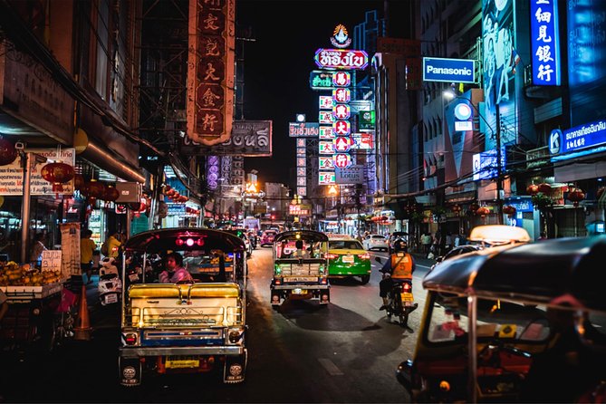 Discover Bangkok at Night 5-Hour Bike Tour with dinner - Wat Arun from the riverbank