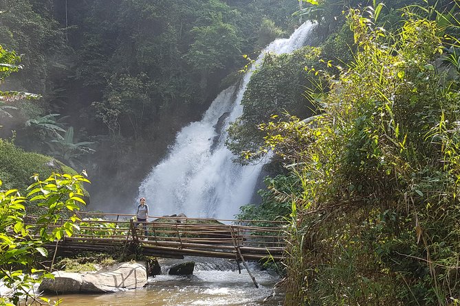 Doi inthanon National Park + 2Hour Fantastic Trekking with Lunch - Lunch and the thunder of Wachirathan Falls