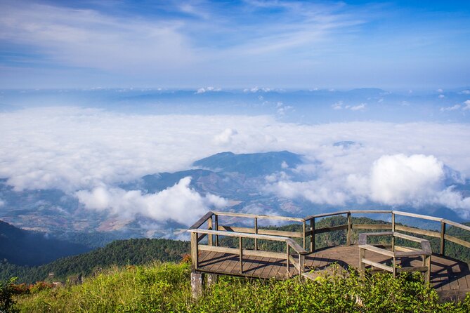 Doi Inthanon National Park, Waterfall & Royal Project Day Tour From Chiang Mai - Wachirathan Falls and the first taste of the park