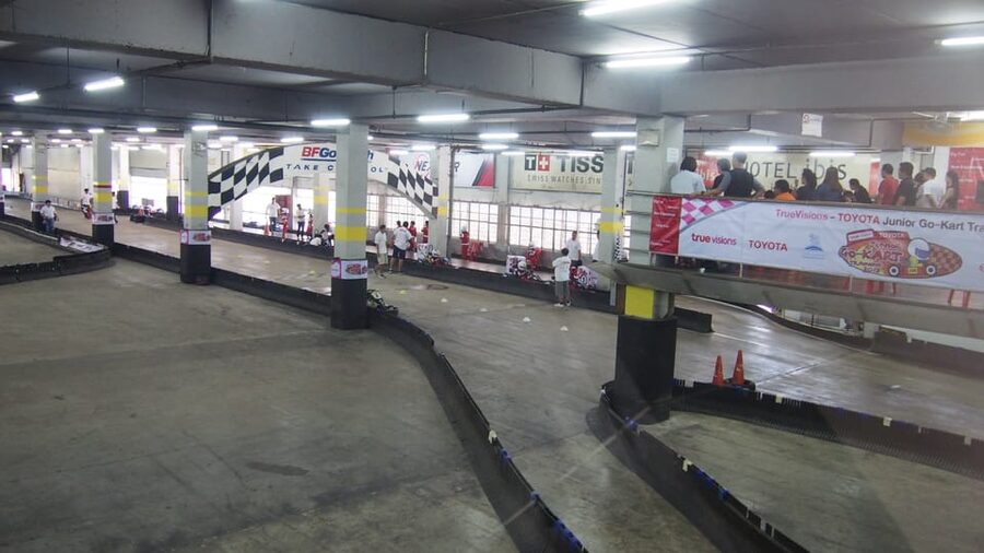 EasyKart Bangkok (RCA Plaza) : Go-Kart Racing Experience - What the actual race feels like