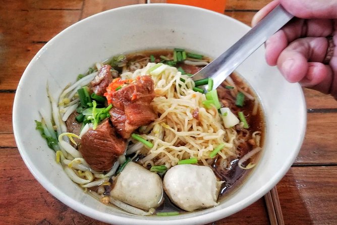 Eat Like a Local Food Tour in Hua Hin - Songthaew rides make the route easy