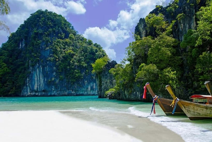 From Ao Nang Hong Island Longtail Cruise with Sunset Dinner - Climbing Hong Island’s 360° viewpoint