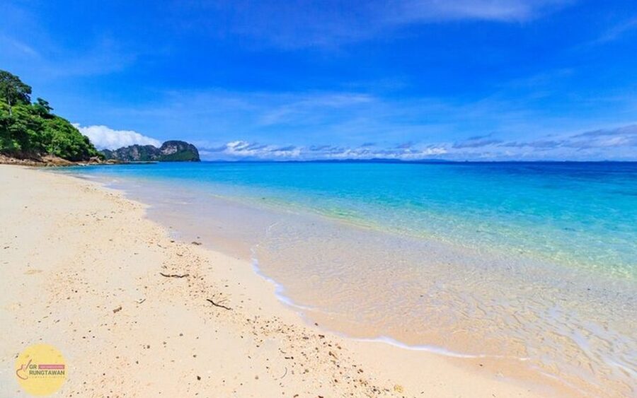 From Ao Nang: Phi Phi Islands Day Tour by Boat with Lunch - Why this day works for first-time Phi Phi visitors