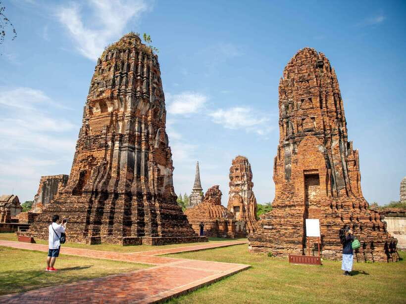 From Bangkok: Ayutthaya Historical Park Guided Day Trip - The Bangkok departure and the long van ride