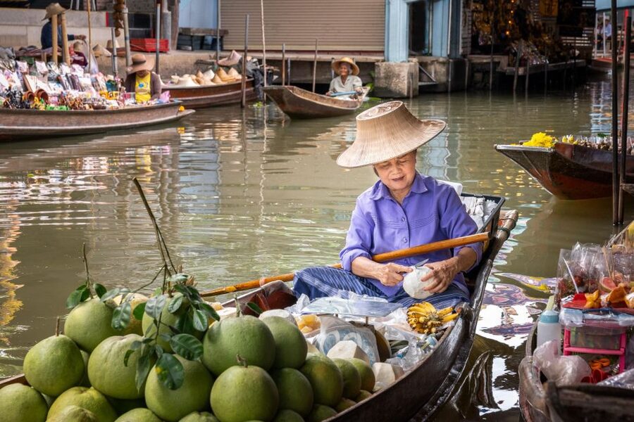 From Bangkok: Railway & Damnoen Saduak Floating Market Tour - Who should book this experience?