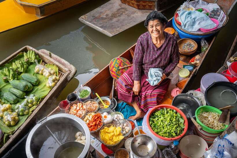 From Bangkok: Railway & Damnoen Saduak Floating Market Tour - Why this day trip works from Bangkok