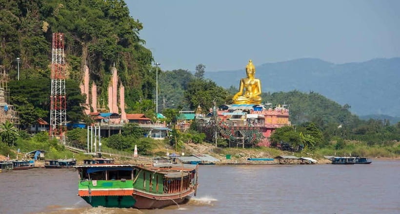 From Chiang Mai : 3 Temples & Golden Triangle with Lunch - Mae Khachan hot springs: a short pause on the road