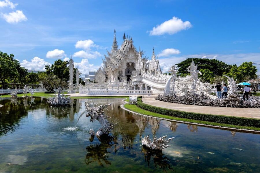 From Chiang Mai: Chiang Rai's Temples Exploration Day Trip - Guides, drivers, and group size