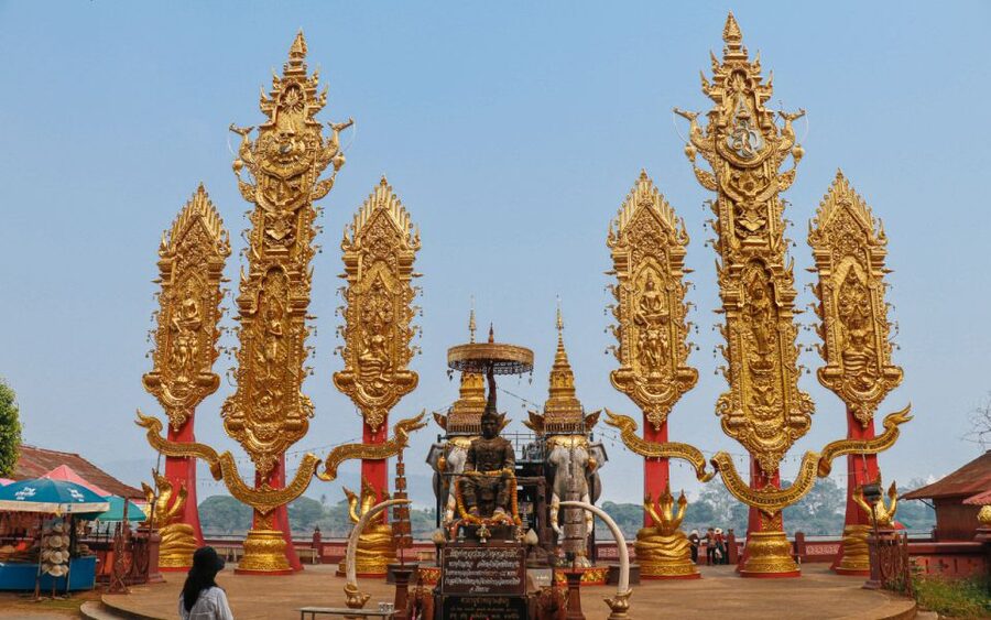 From Chiang Rai: Famous Temples and Golden Triangle Day Tour - Black House: art that is meant to unsettle