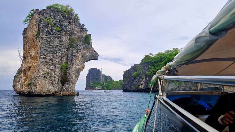 From Koh Lanta: Koh Haa & Koh Rok Snorkel Tour by Speedboat - Koh Haa: five islands and the first reef session