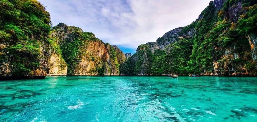 From Krabi: Phi Phi Islands Speedboat Day Tour - Phi Phi Don lunch and a short walk
