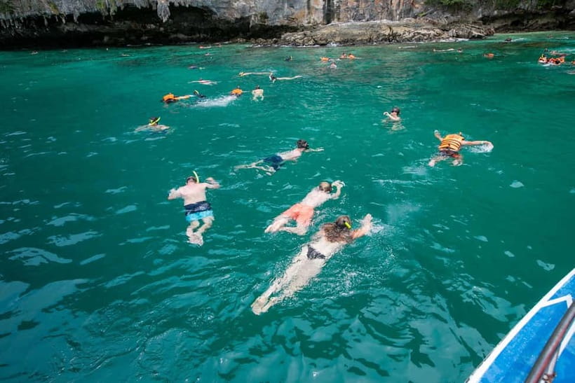 From Phi Phi : Splash & Explore – Half-Day Tour By longtail - What the guide adds, and where the tour is weaker