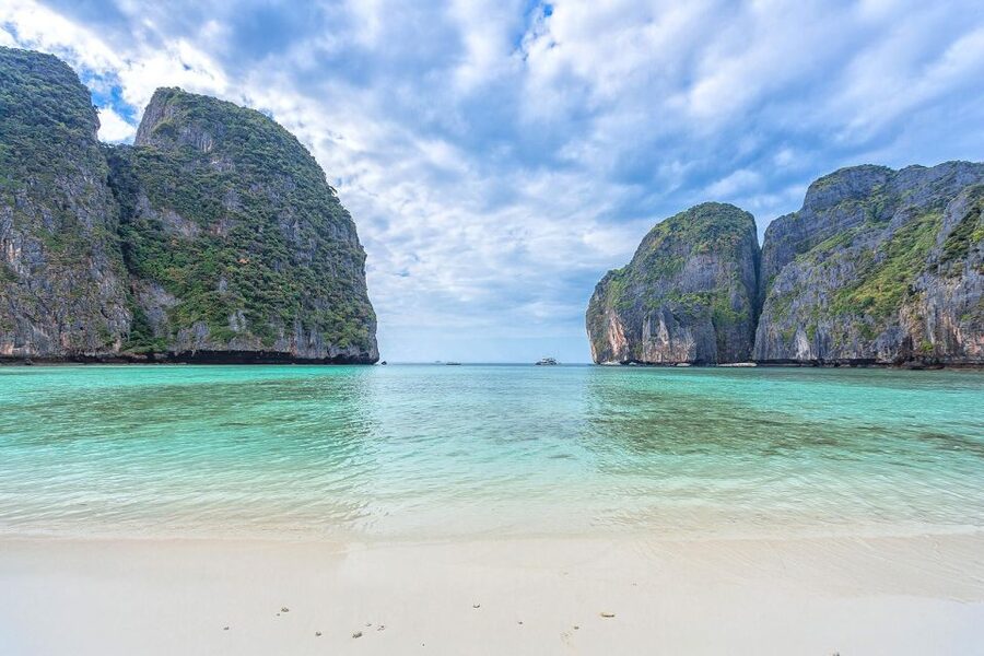 From Phi Phi: Sunrise Maya Bay, Pileh Lagoon Speedboat Tour - Pileh Lagoon gives you the first real water stop
