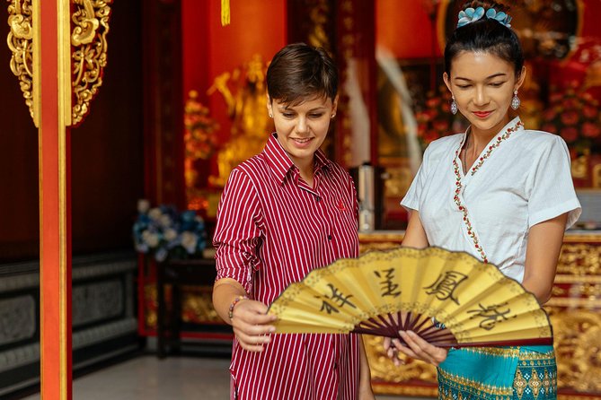 Full Day Bangkok PRIVATE City Tour With Locals - Wat Trimit & Wat Pho tickets - Why this private route works so well