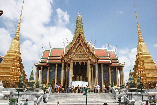 Grand Palace & Temples of Bangkok with experienced guide - Is $22.18 a good value?