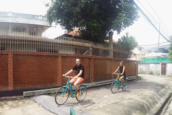 Half-Day Bangkok Bike Tour Including Lunch - Taling Chan Floating Market on weekend routes