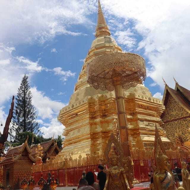 Half Day Morning Wat Pha Lat & Wat Phra That Doi Suthep Tour - Clothing, walking, and practical comfort