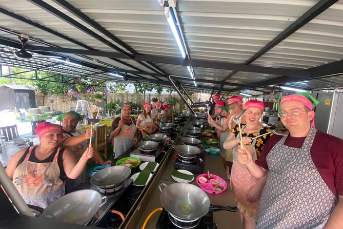 Half day Thai cooking Class + Market tour+Garden tour - Cooking several Thai dishes with Woody