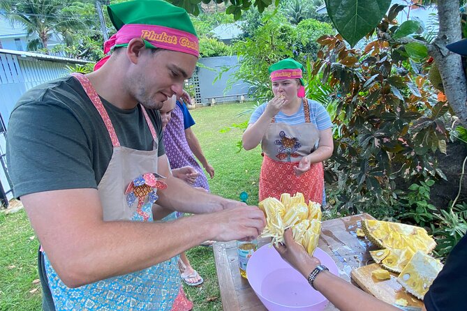 Half day Thai cooking Class + Market tour+Garden tour - A short Banzaan Fresh Market stop in Patong