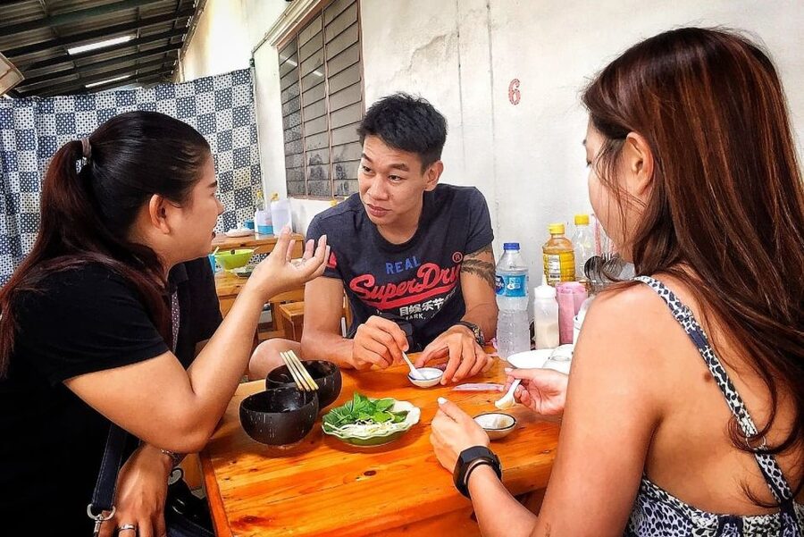 Hua Hin: Eat Like a Local Thai Food Tour - The street-food stop adds a different rhythm