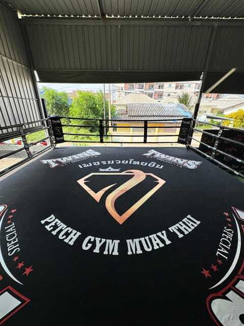 Hua Hin: Teach Muay Thaï group sessions - The boxing ring and the feel of a real gym