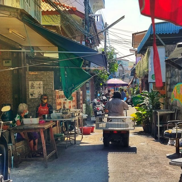 Hua Hin: Thai Street Food & Market Walking Tour - Small-group comfort and practical timing
