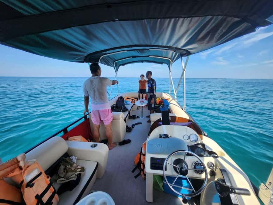 Khao Lak: Khao Na Yak Sightseeing & Snorkeling Small Group - The pontoon speedboat and the ride out