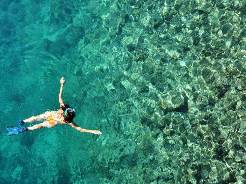 Ko Lanta: Full-Day Snorkel Trip to Phi Phi & Bamboo Islands - Loh Moo Dee Bay brings another round of snorkeling