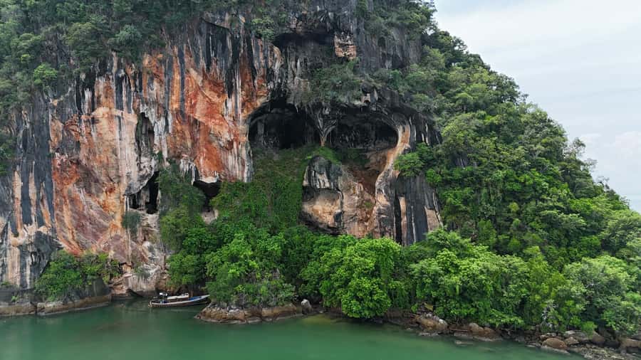 Ko Lanta: Half-Day Kayaking Koh Phee & Koh Talabeng 2 Caves - Why this four-hour trip feels bigger than a kayak outing