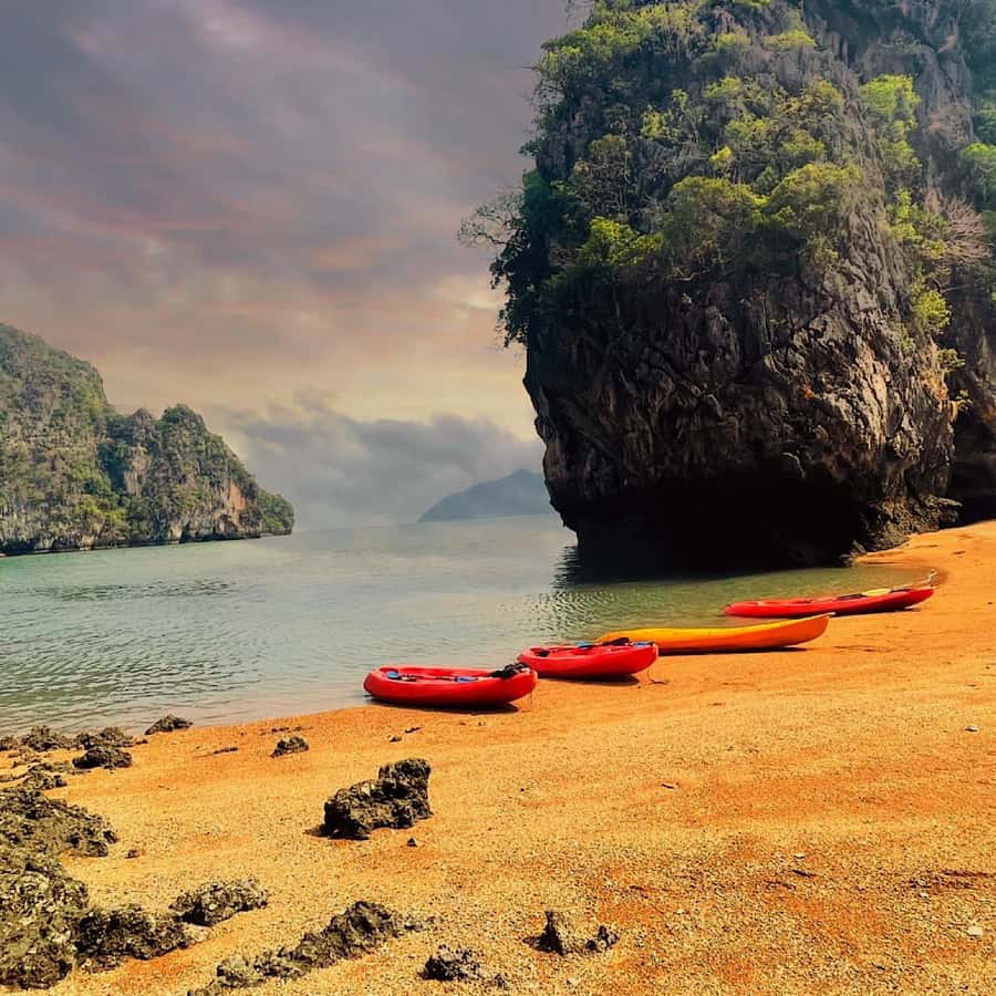 Ko Lanta: Sea Cave Kayaking Adventure Mangrove with Lunch - Why the Koh Talabeng caves are worth your time