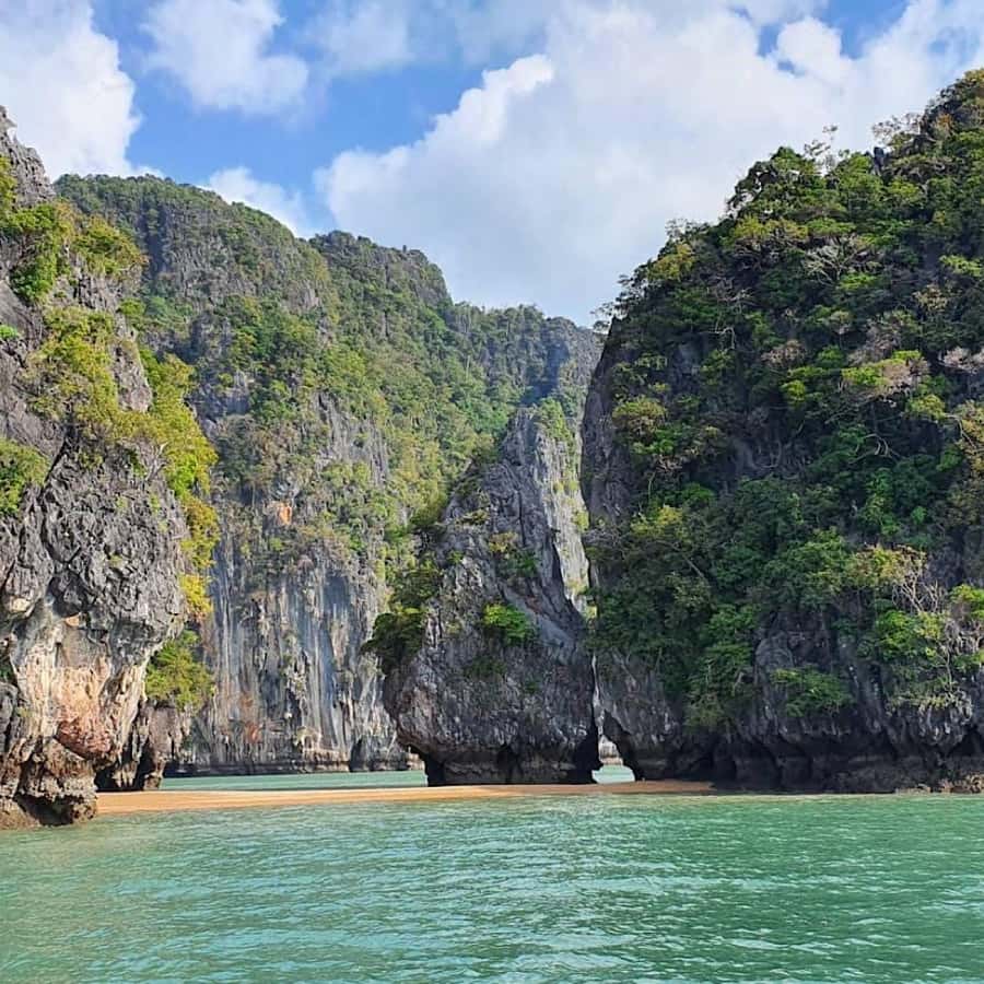 Ko Lanta: Sea Cave Kayaking Adventure Mangrove with Lunch - Koh Aung gives the boat ride a useful first stop