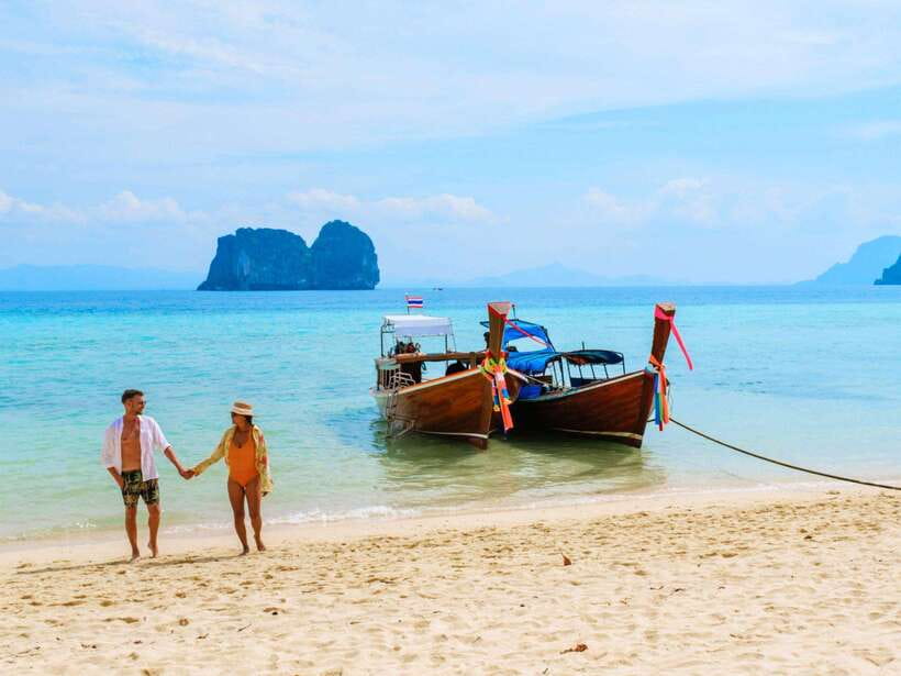 Ko Lanta: Unique 4-Island Long-Tail Snorkeling Tour w/ Lunch - Swimming through Emerald Cave on Koh Muk