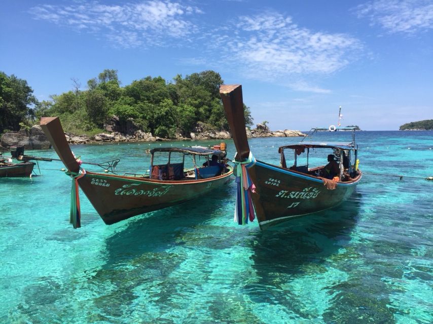 Ko Lipe: Outside Zone Snorkeling Trip by Longtail Boat - Hin Son and Ror Kloy: rocks and clear shallows