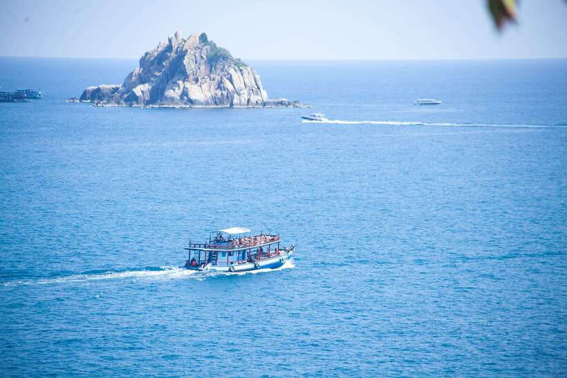Ko Tao: Late Riser Snorkeling Tour with Lunch and Photos - Thai lunch onboard, then shallow water at Mango Bay
