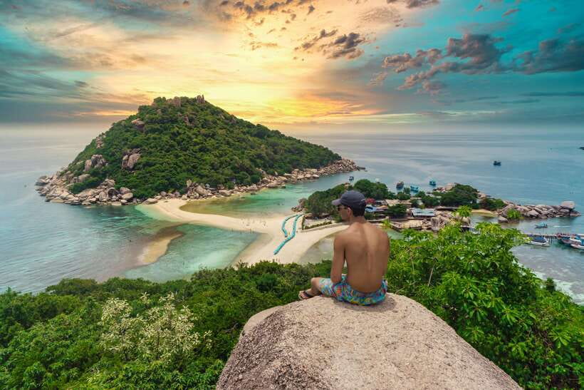 Ko Tao: Late Riser Snorkeling Tour with Lunch and Photos - Aow Leuk offers the calmest-feeling stop