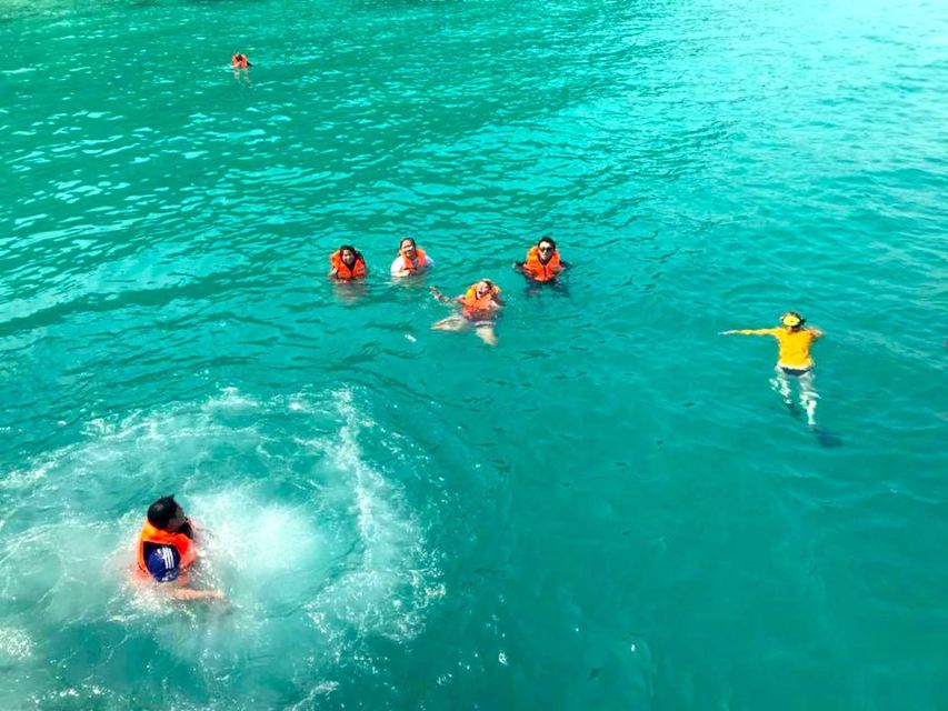 Koh Chang: Half-Day Snorkeling Adventure on a Speedboat - The beach break and simple Thai lunch
