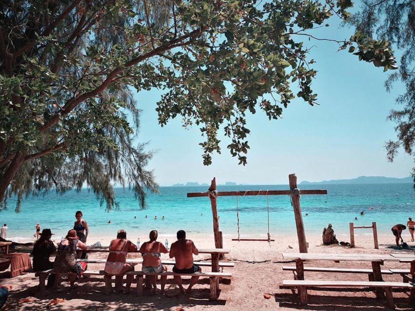 Koh Lanta: 4 Islands and Emerald Cave Snorkeling Trip - Two hours of sand and lunch at Koh Kradan
