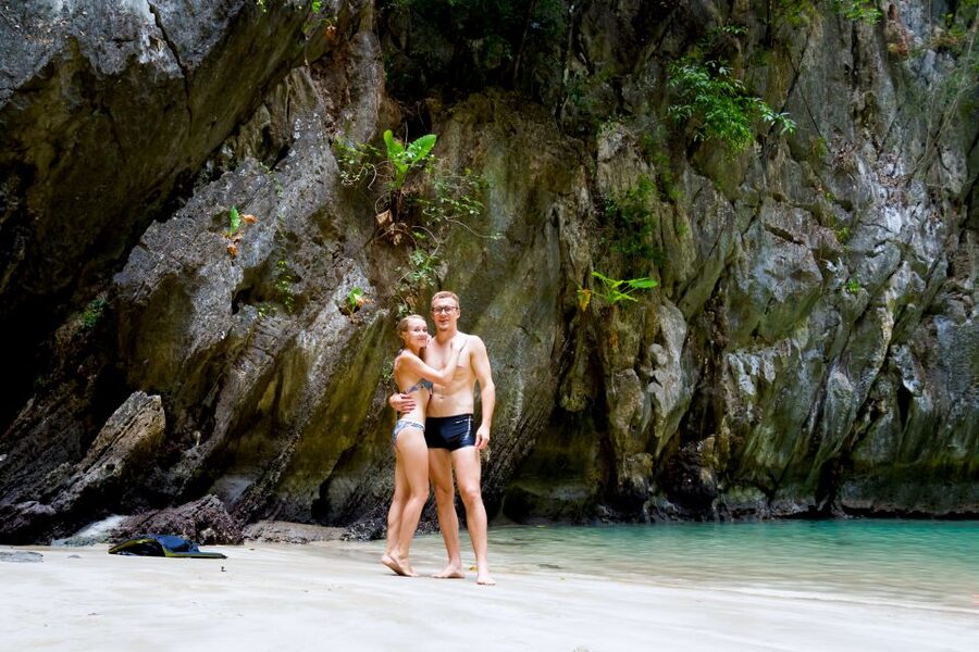 Koh Lanta: 4 Islands, Emerald Cave & Koh Kradan by Longtail - Koh Ngai: beach lunch with time to slow down