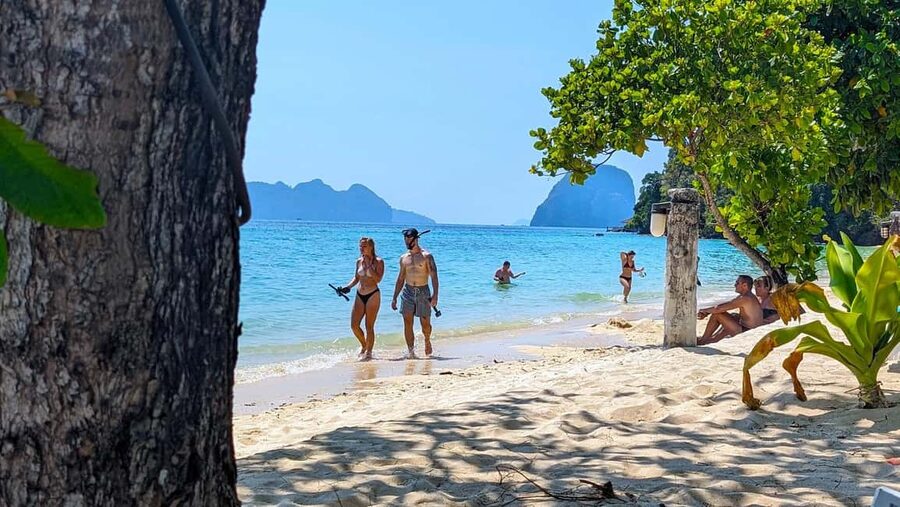 Koh Lanta: 4 Islands, Emerald Cave & Koh Kradan by Speedboat - Emerald Cave: the day’s most unusual experience