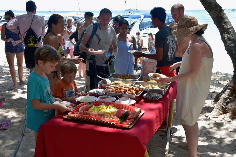 Koh Lanta: Adventure Sea Tour to Koh Rok and Koh Haa - Koh Haa’s lagoon and first reef stop